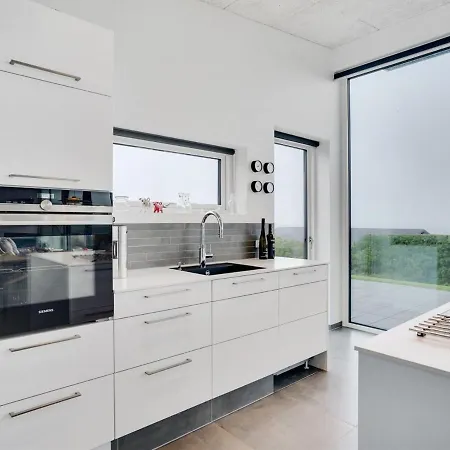 Anniina - 200m From The Sea In Djursland And Mols By Interhome בית נופש